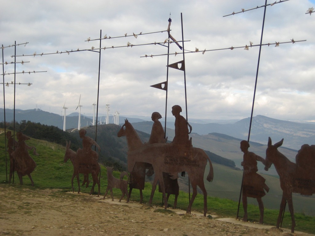 Sculpture of pilgrims between Pamplona and Puentelarreina